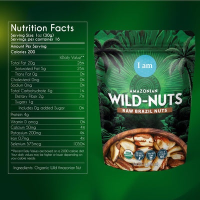 Persona disfrutando snack de It's Good Energy al aire libre, conveniente y natural