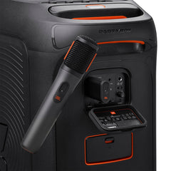 JBL detalle de rejilla y filtro pop integrados que reduce ruidos indeseados