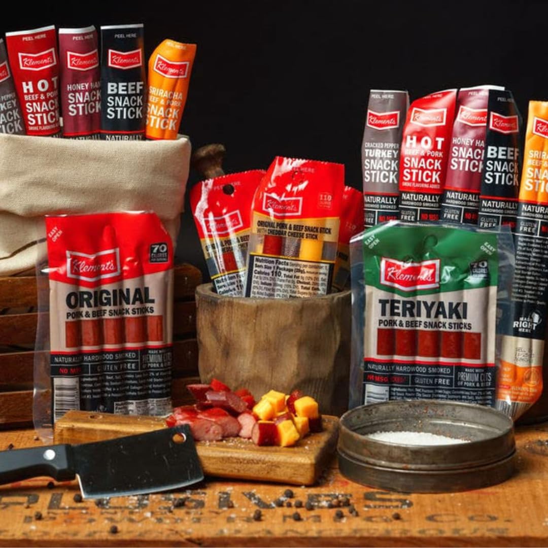Jerky.com detalle de palitos y queso juntos, combinación sabrosa y rica en proteína