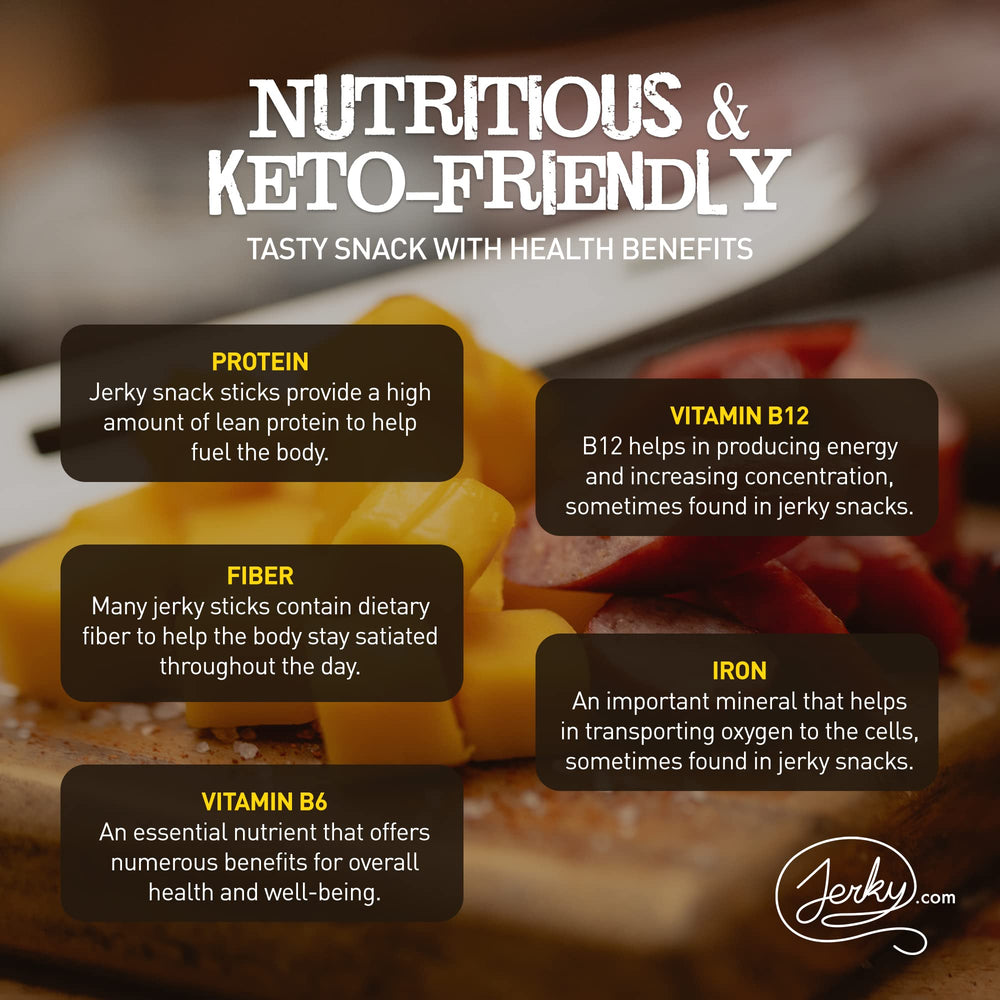 Jerky.com snack en manos durante caminata, práctico y energético para exteriores