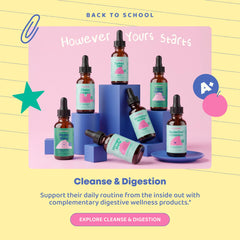 JoySpring gota de DetoxZee en cuchara ilustrando textura y mezcla fácil