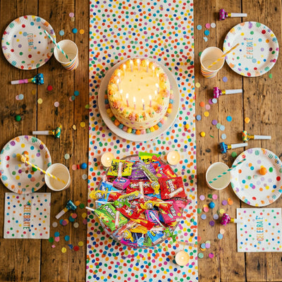 Jumblet dulces cayendo de una piñata, perfecto para fiestas al aire libre