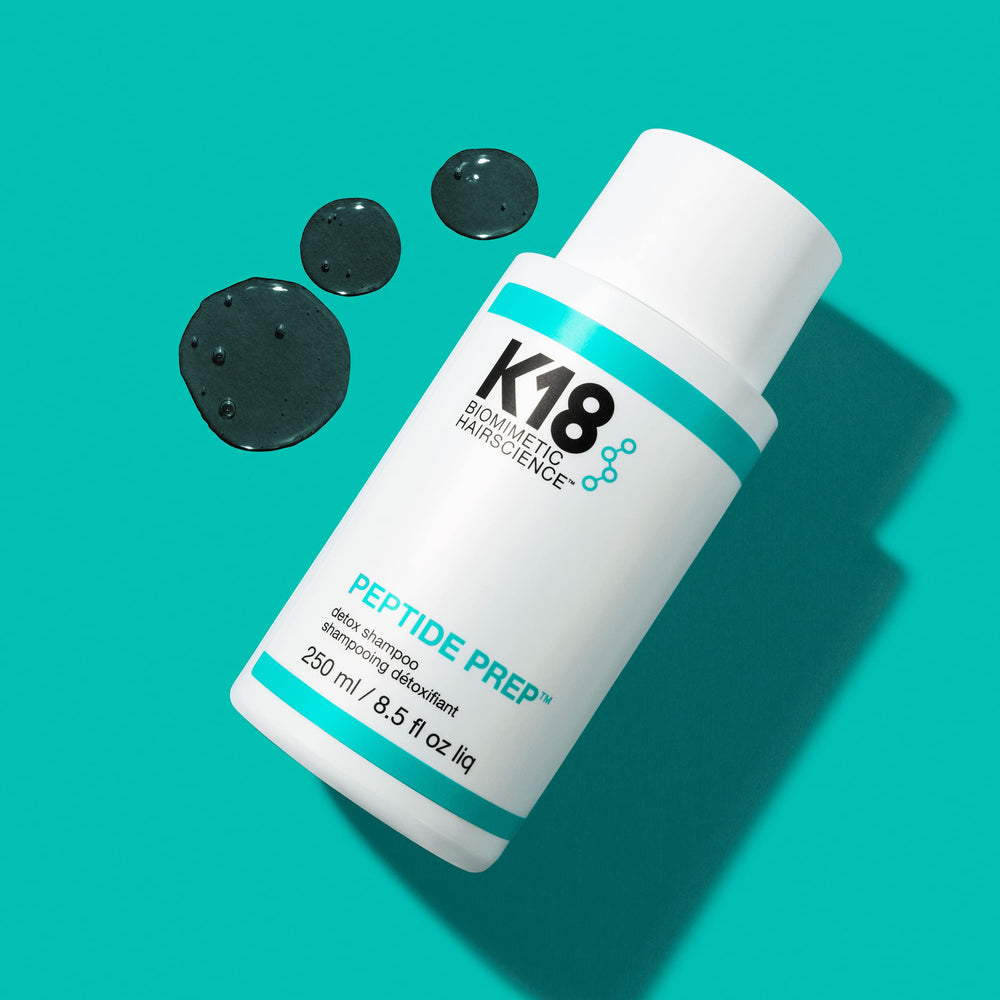 K18 detalle de la etiqueta que destaca K18PEPTIDE y ingredientes clarificantes