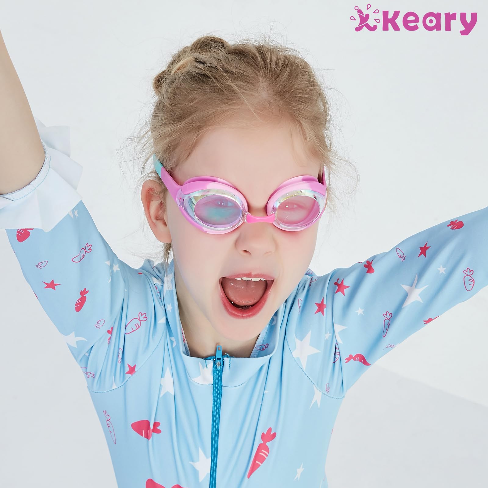 Keary gafas en uso en piscina mejorando confianza y visión