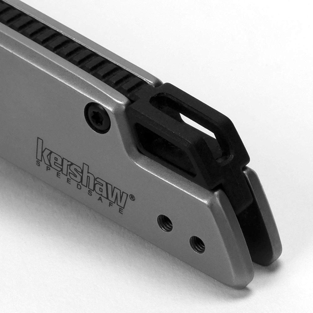 Kershaw Misdirect comparación de tamaño que muestra escala real