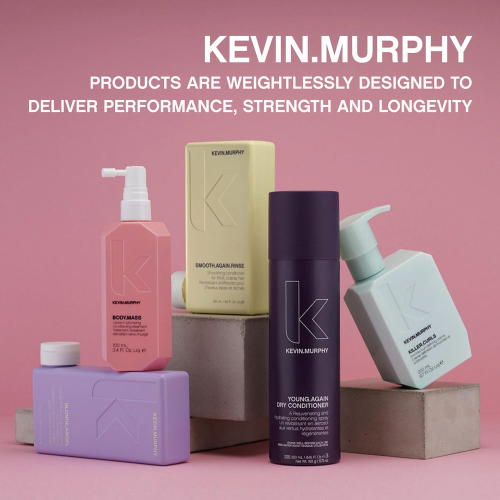 KEVIN.MURPHY modelo con rizos definidos usando KILLER.CURLS, beneficio control del frizz