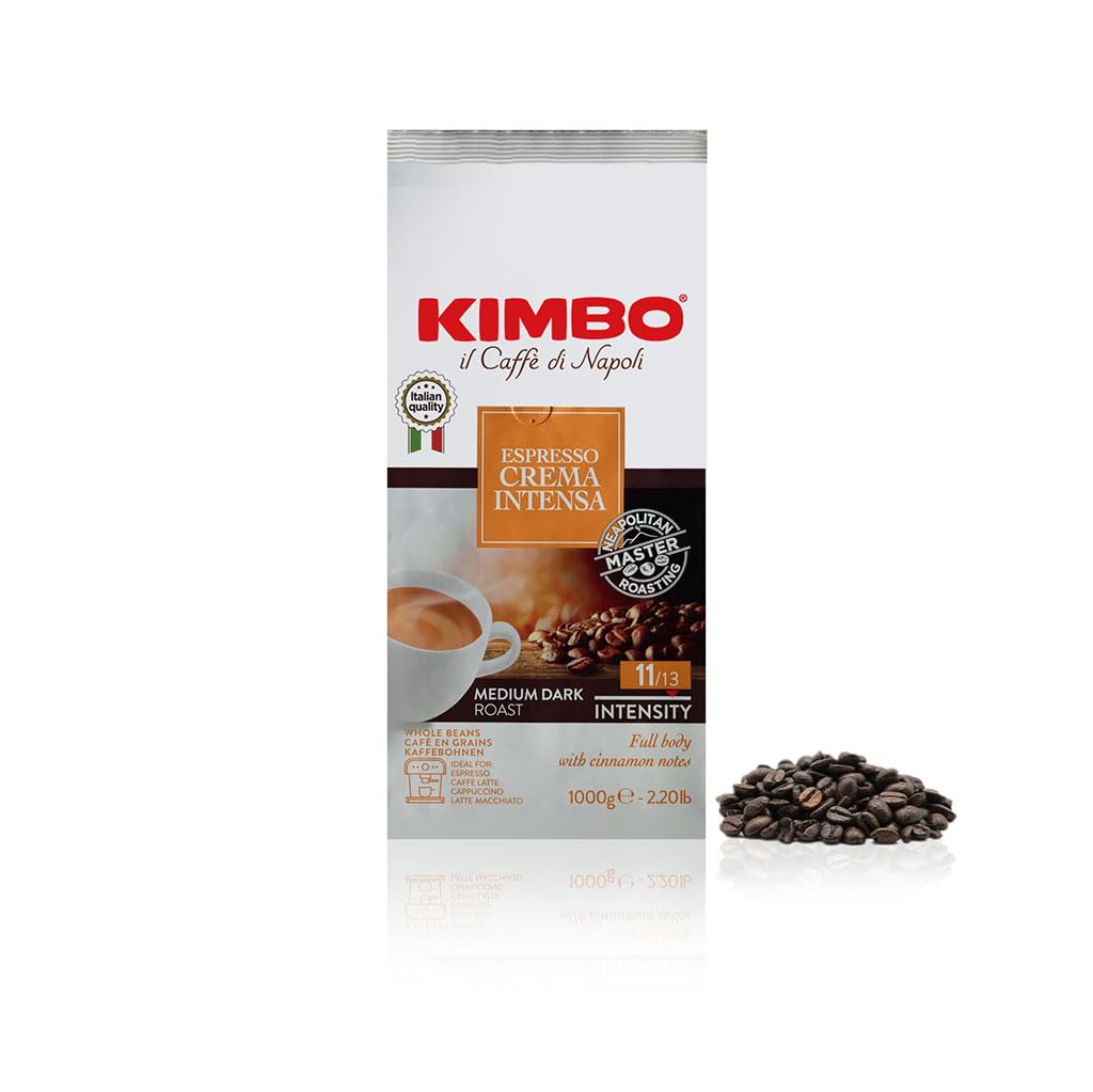 Kimbo taza de espresso con crema espesa, muestra cuerpo y color