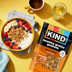 KIND clusters espolvoreados sobre yogur aportando proteína