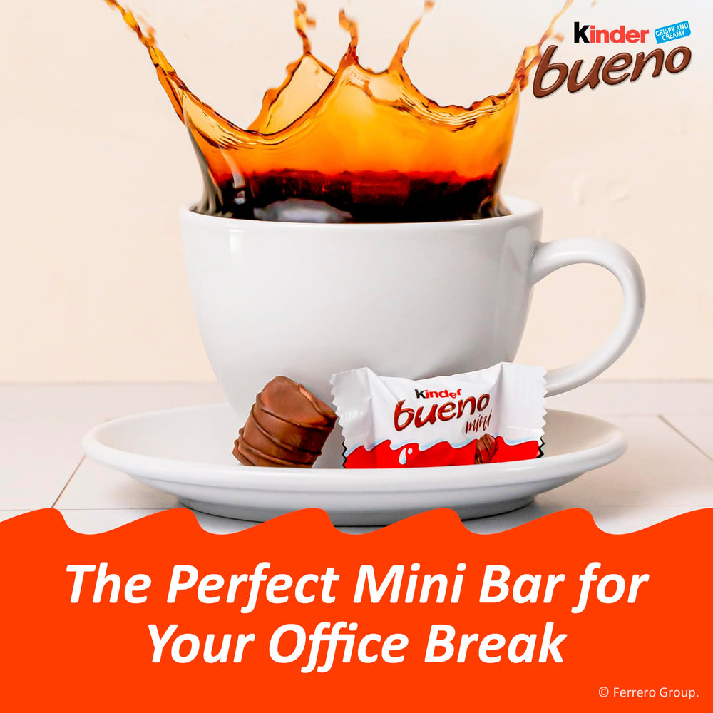 Detalle de avellanas junto a Kinder Bueno mini sugiriendo sabor natural