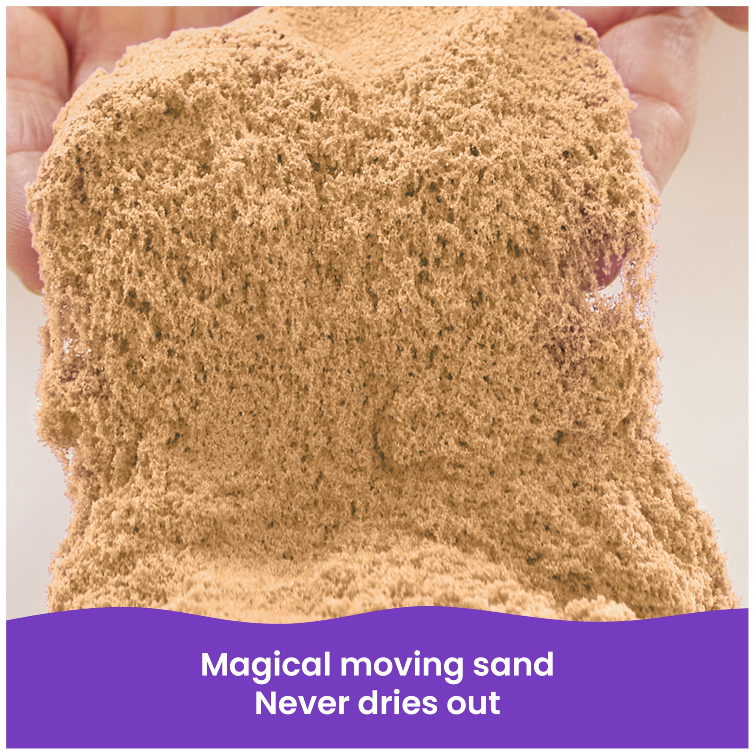 Kinetic Sand textura en mano demostrando sensación agradable y maleabilidad