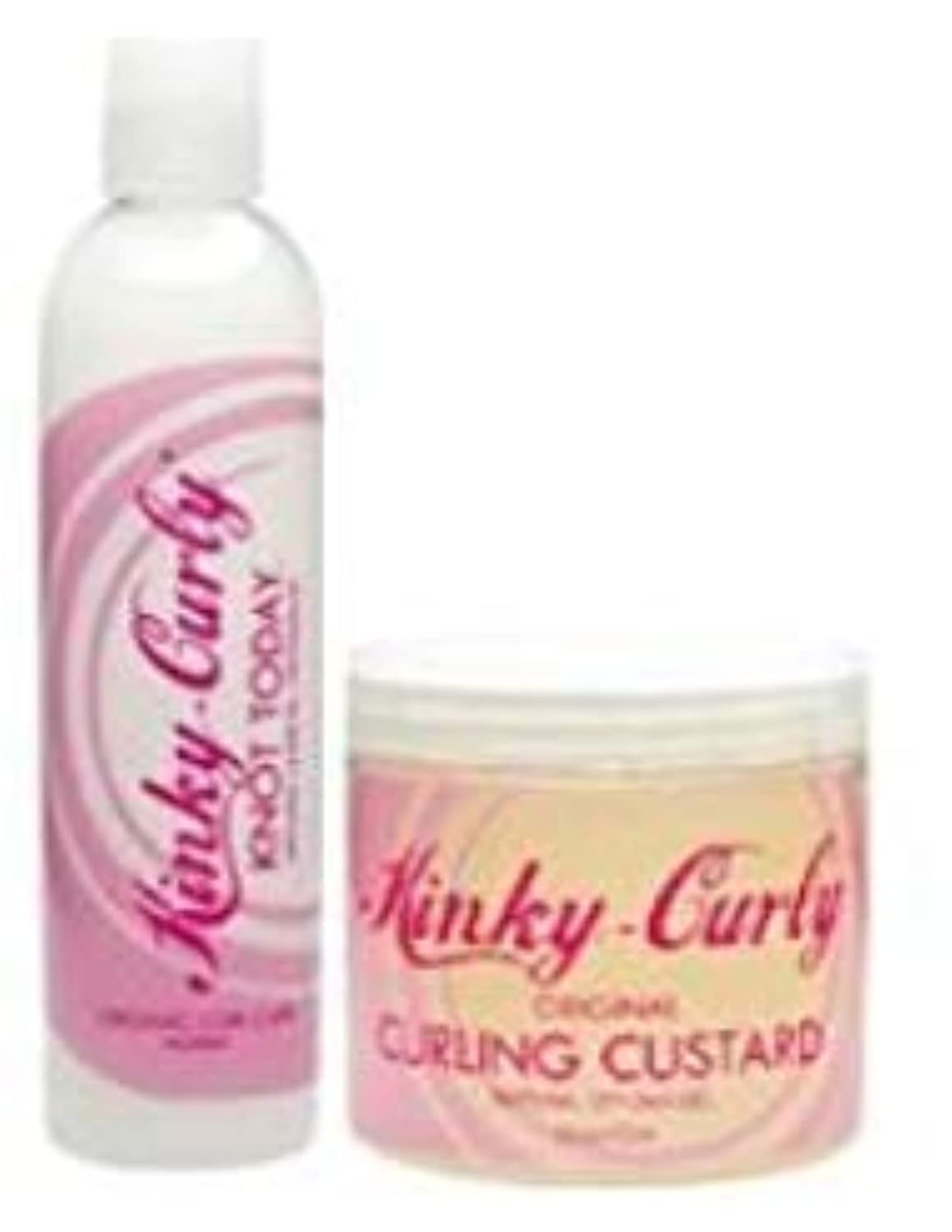 Kinky Curly aplicación en manos definiendo rizos con control y brillo