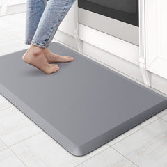 KitchenClouds vista frontal de la alfombra gris mostrando diseño y comodidad