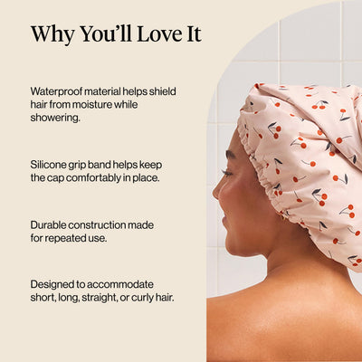Kitsch gorra en uso bajo la ducha protegiendo un peinado con beneficio práctico