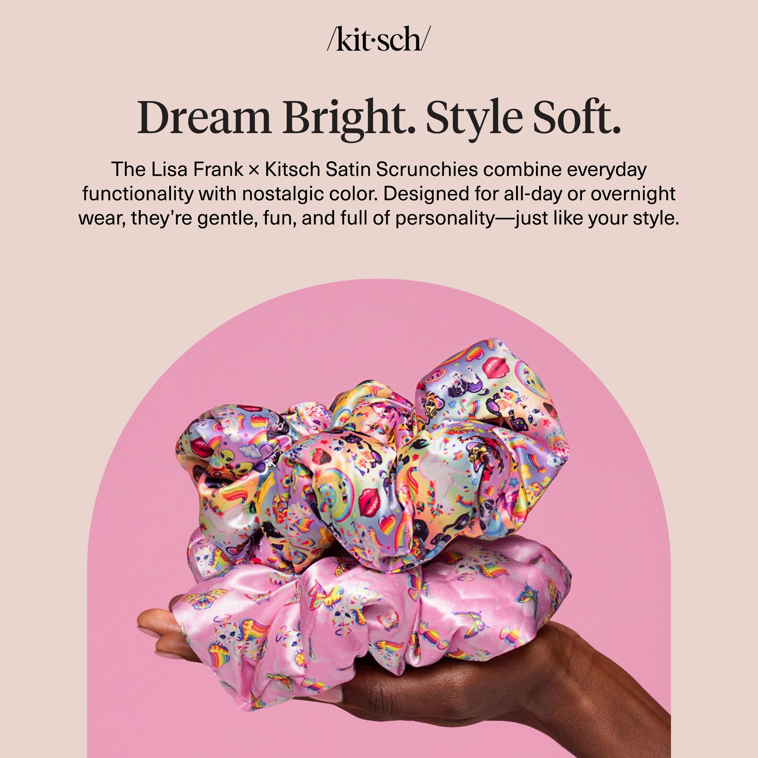 Kitsch Lisa Frank scrunchie en contexto lifestyle, añade color al look