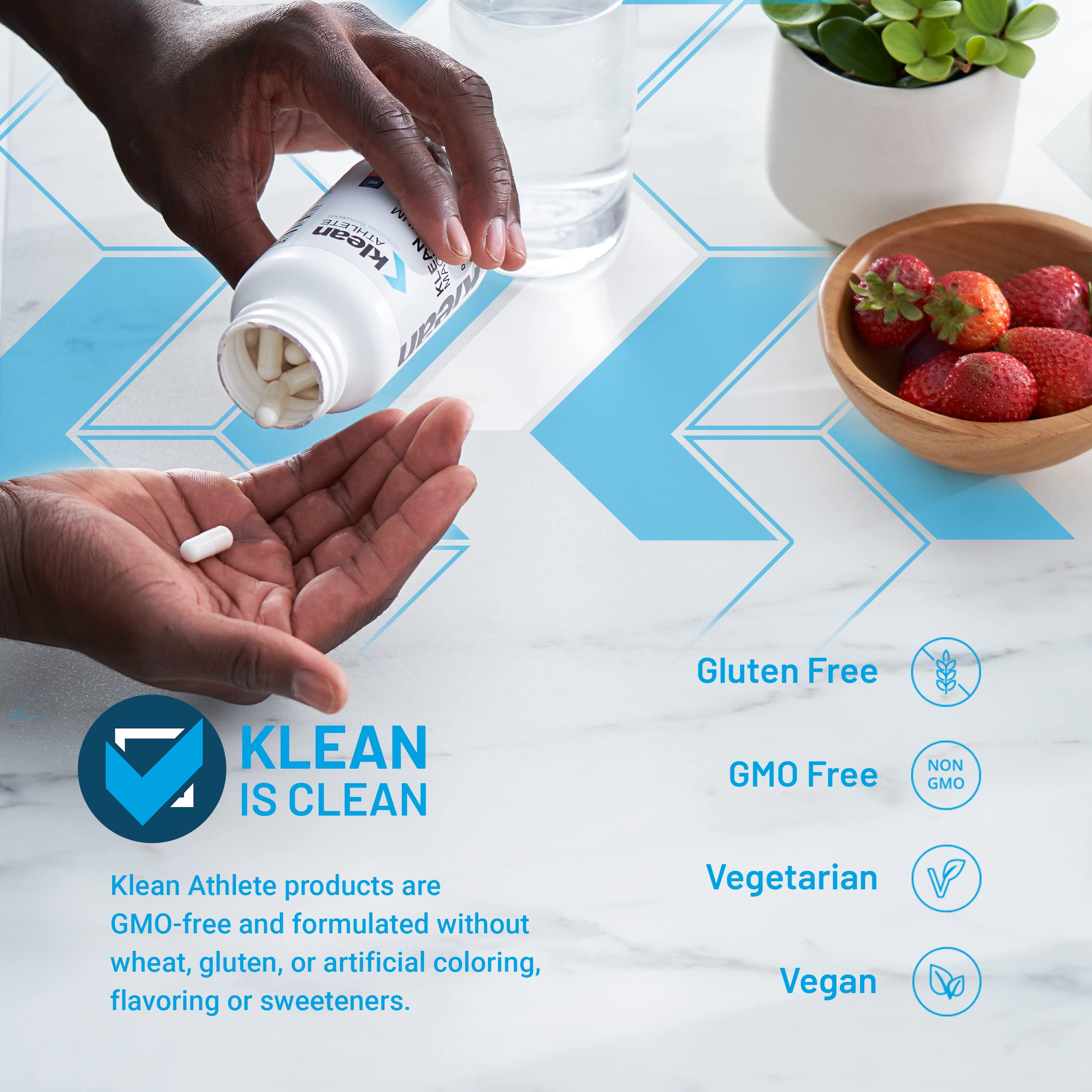 Klean Athlete cápsulas en mano para dosificación práctica y portable