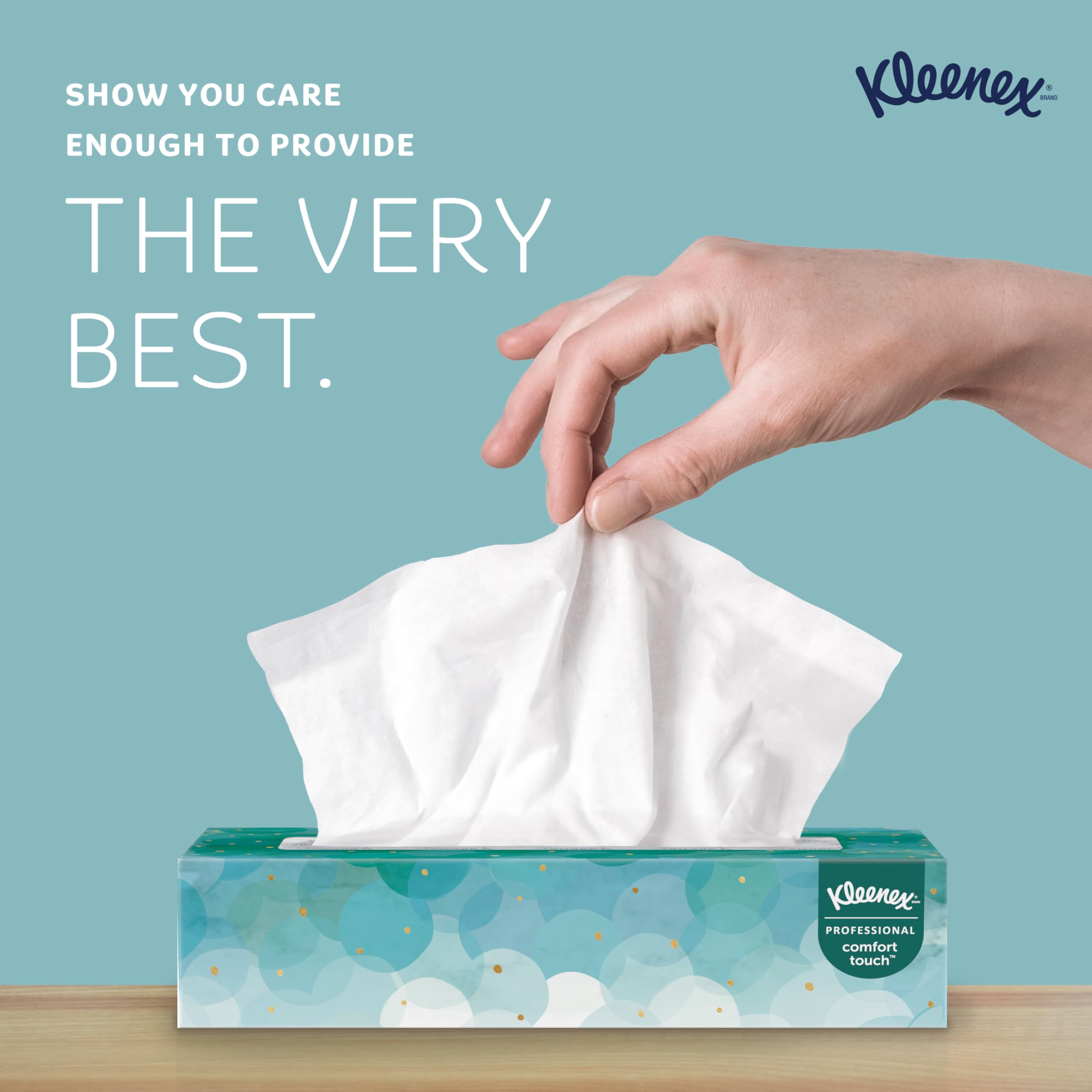 Kleenex cajas apiladas para comparar escala y volumen en almacenamiento