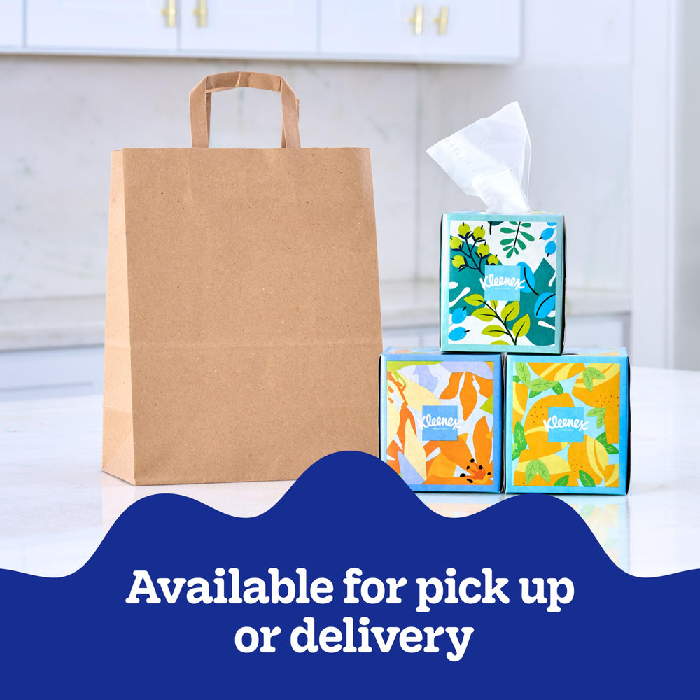 Kleenex empaque de ocho cajas apiladas para almacenamiento prolongado