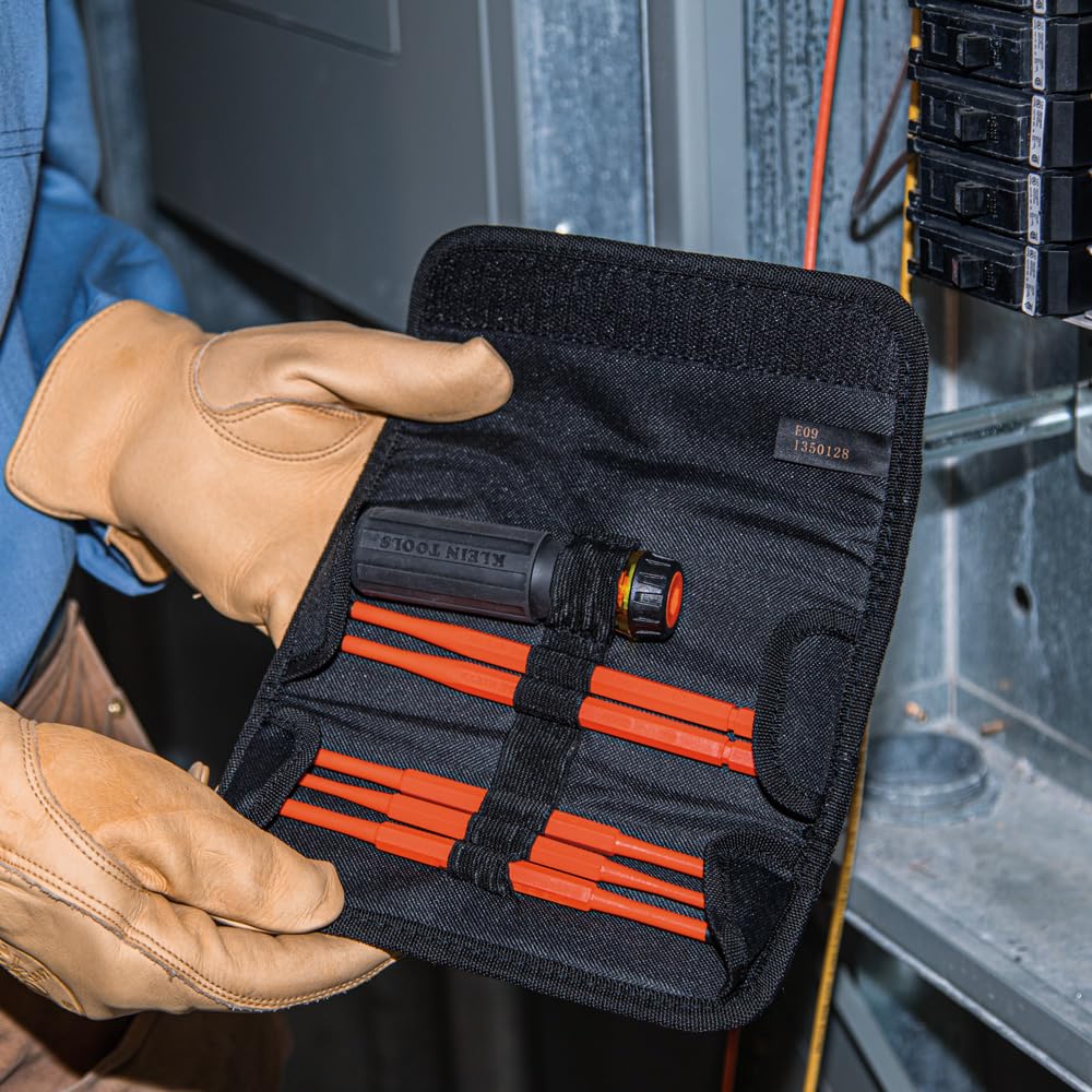 Klein Tools comparación en mano para ver escala y facilidad de uso en espacios pequeños