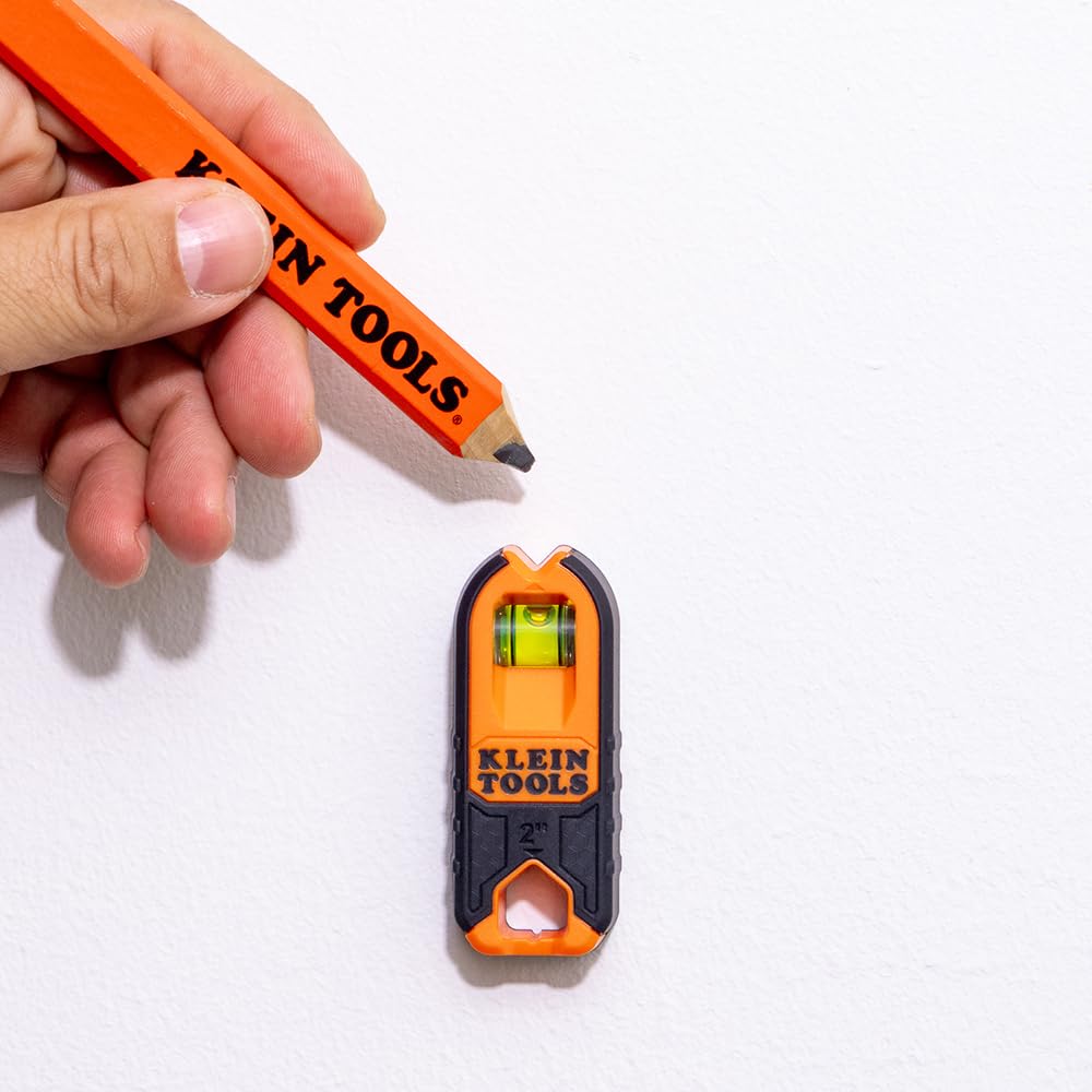 Klein Tools carcasa sobre-moldeada que demuestra durabilidad y agarre