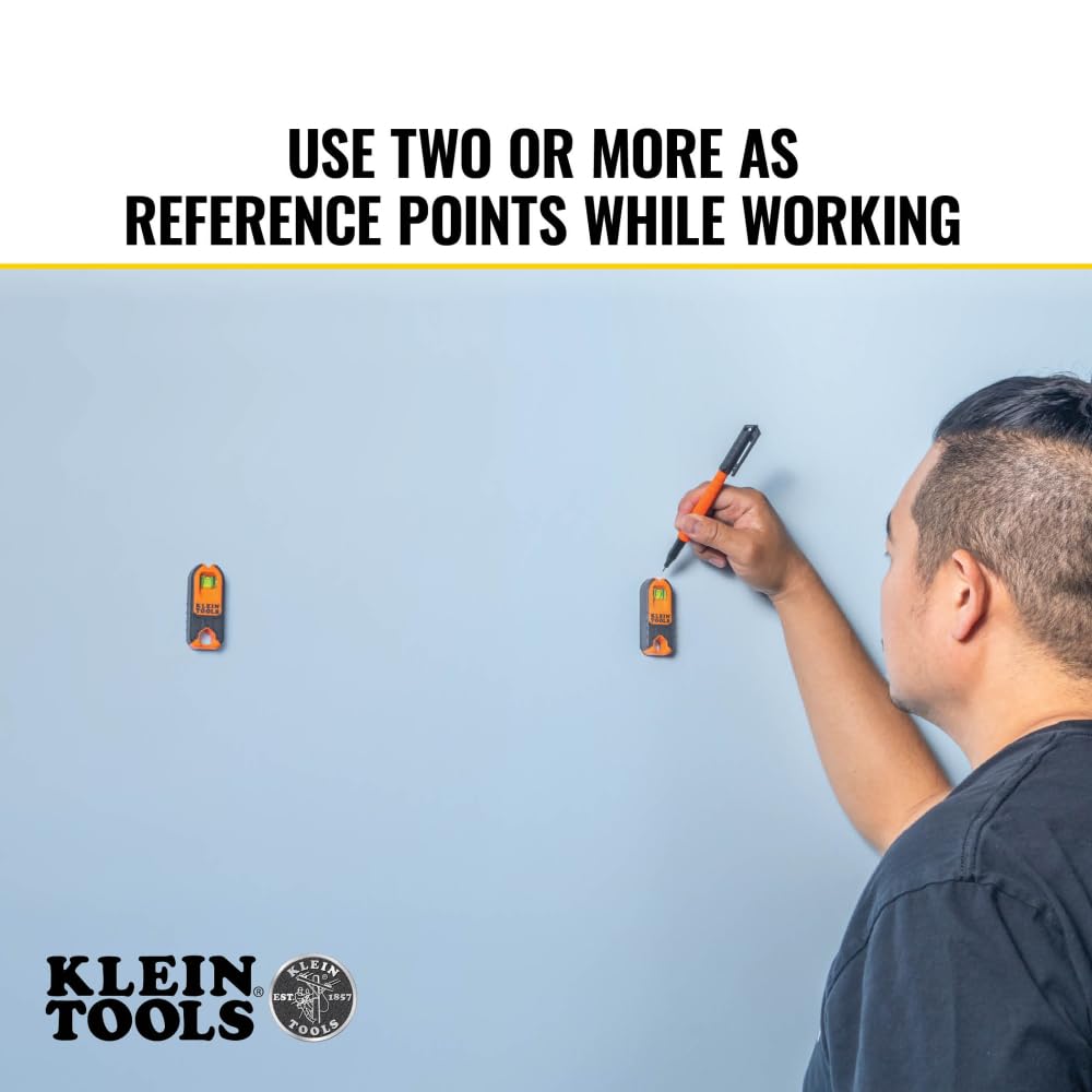 Klein Tools comparación de tamaño en mano para ilustrar portabilidad