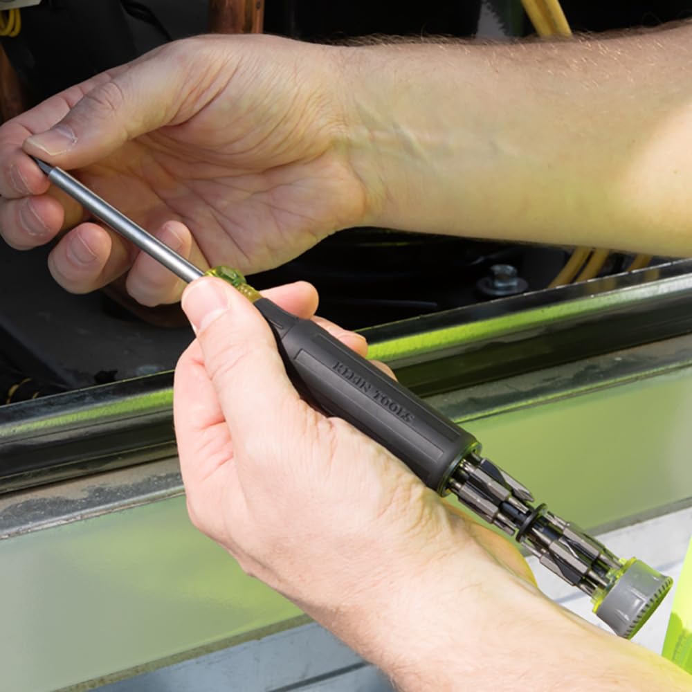 Klein Tools punta doble de precisión mostrando durabilidad y ajuste exacto