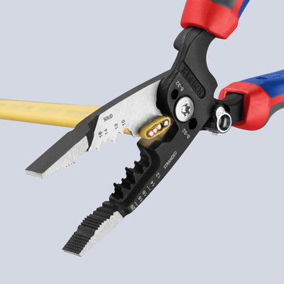 KNIPEX knurled tip detail for improved hold and precise wire positioning