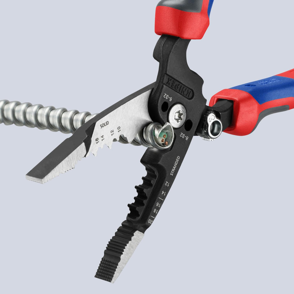 KNIPEX image of screw-cutting grooves for 6-32 and 8-32 screws from either side
