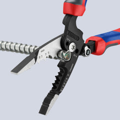 KNIPEX image of screw-cutting grooves for 6-32 and 8-32 screws from either side