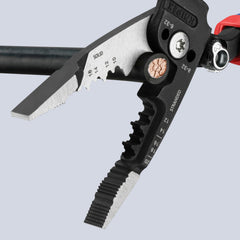 KNIPEX close view of stripping holes and locating ridges for fast gauge selection