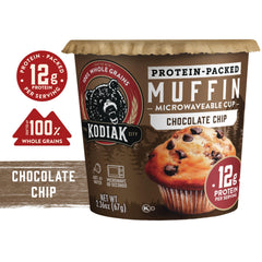 Kodiak Cakes primer plano de textura del muffin y chips resaltando apariencia apetitosa