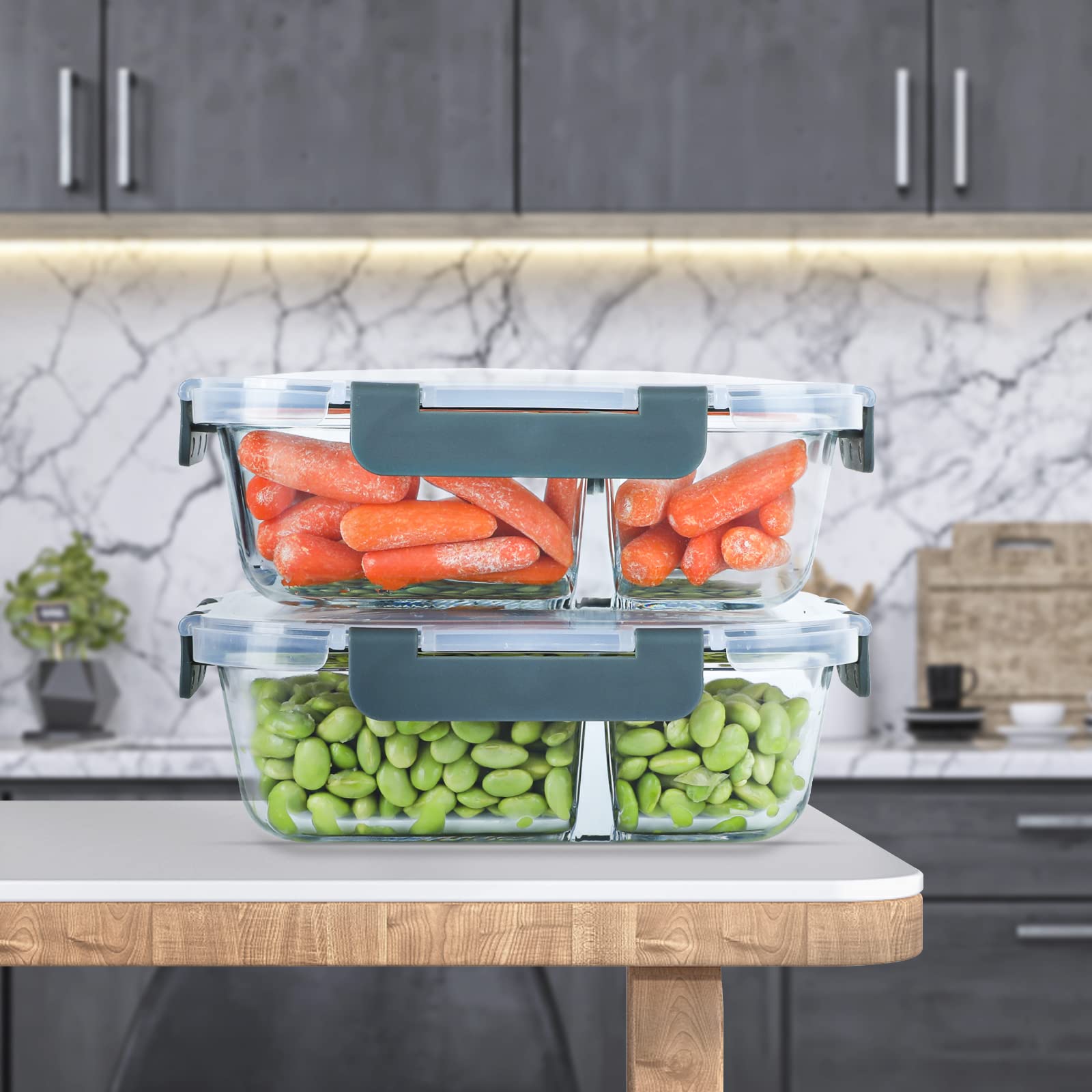 KOMUEE envase en mesa con comidas preparado para meal prep semanal