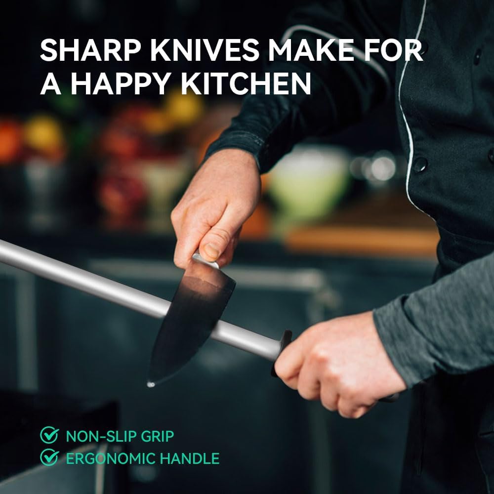 Kota Japan junto a regla para comparar tamaño y portabilidad