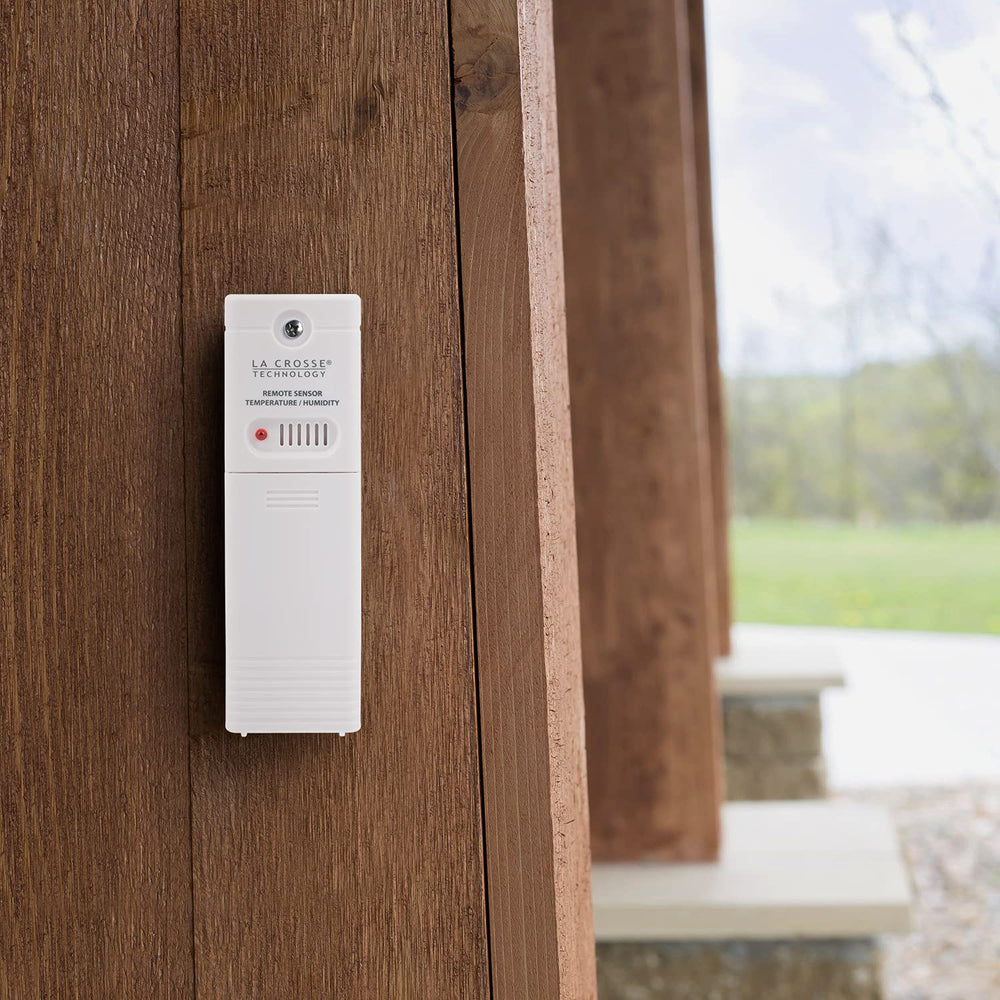 La Crosse Technology TX141TH-BV4 montado en pared norte en sombra para lecturas precisas