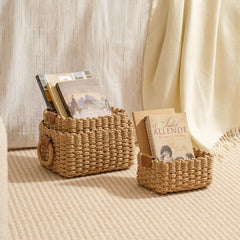 LA JOLIE MUSE cestas en estantería organizando libros y accesorios con estilo