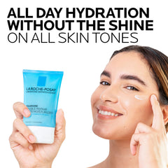 La Roche-Posay aplicación en rostro control de brillo inmediato