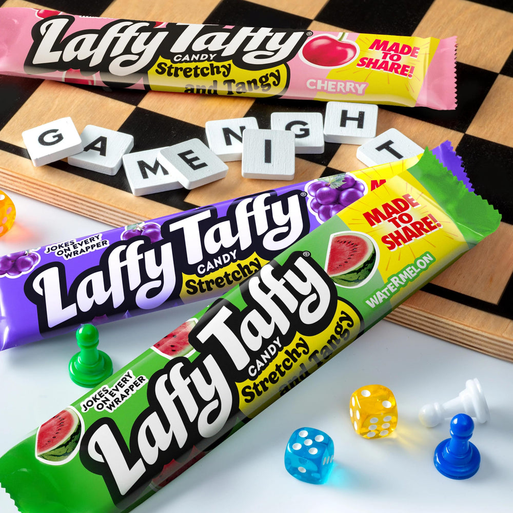 Laffy Taffy comparación de tamaño de la barra 1.5 oz contra mano