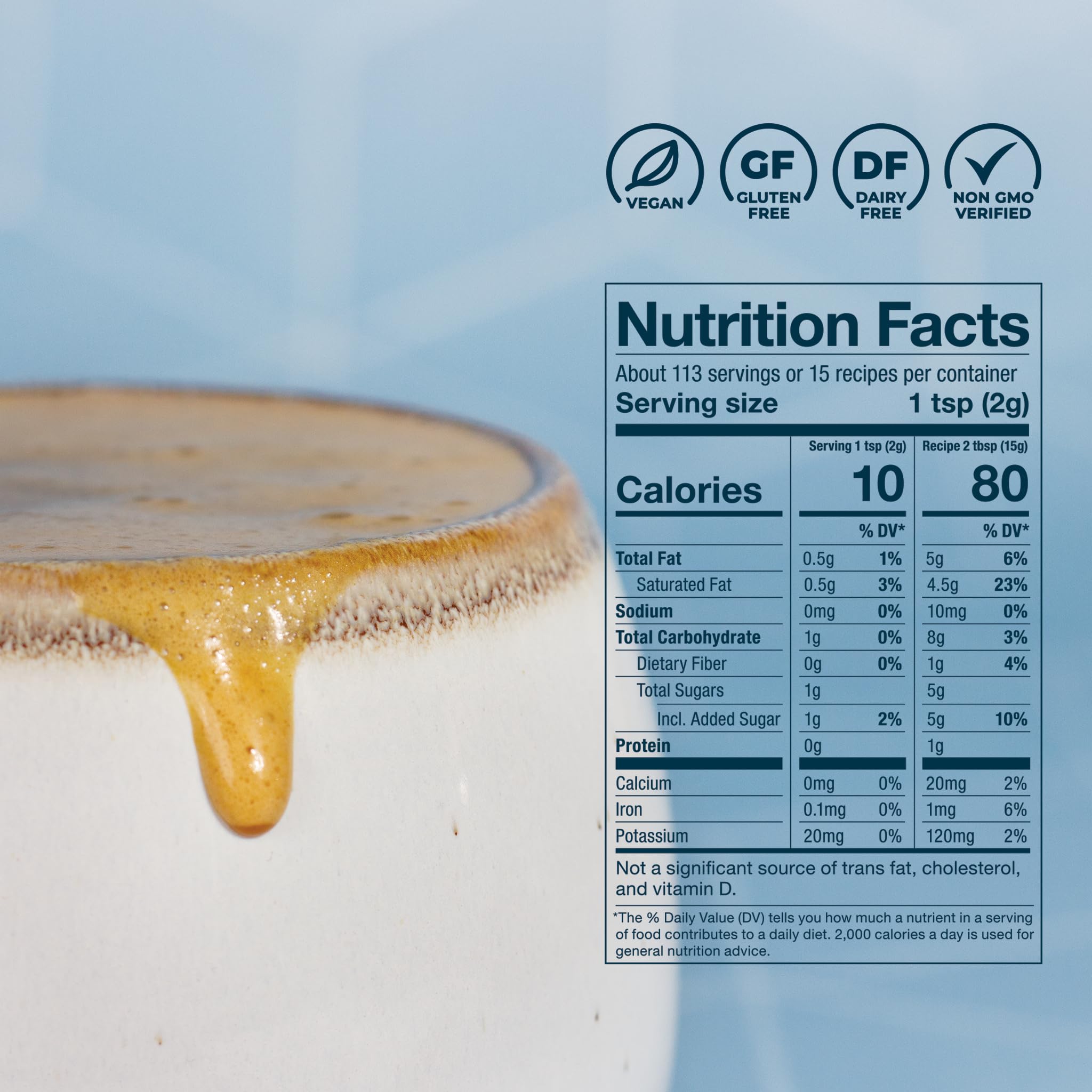 Laird Superfood crema mocha vertida en taza mostrando resultado cremoso