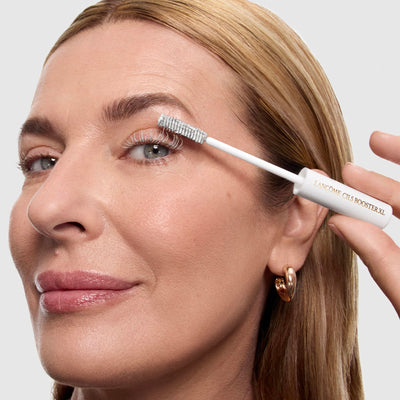Lancôme ingredient focus on vitamin E bottle highlighting conditioning benefit