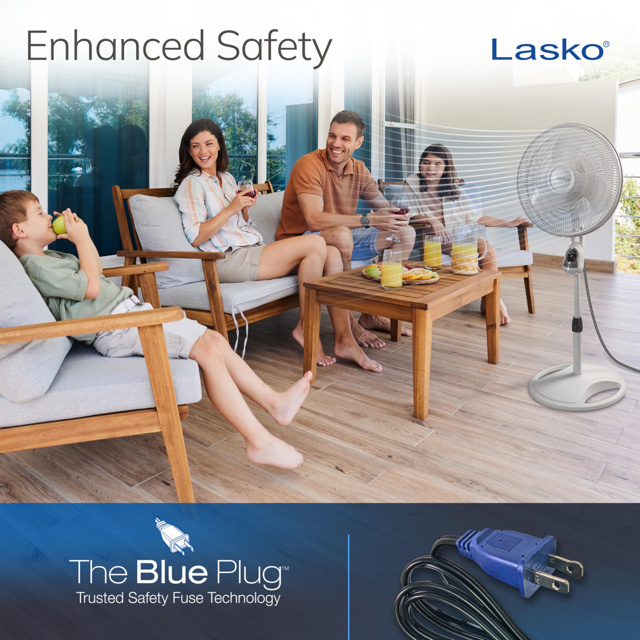 Lasko ventilador oscilando en sala para distribuir aire por toda la habitación
