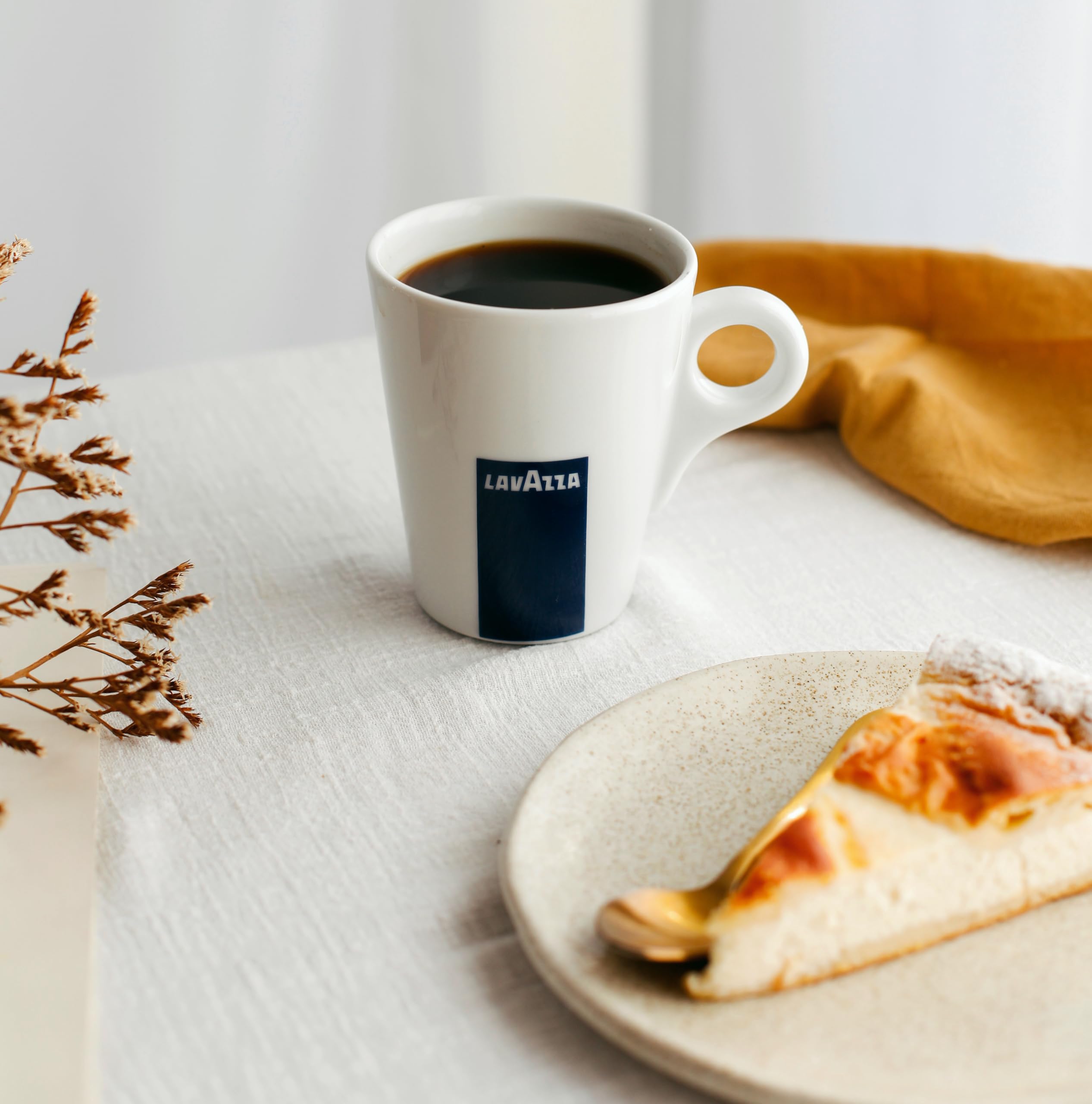 Lavazza Dek Filtro etiqueta con información de tueste y blend, muestra origen italiano