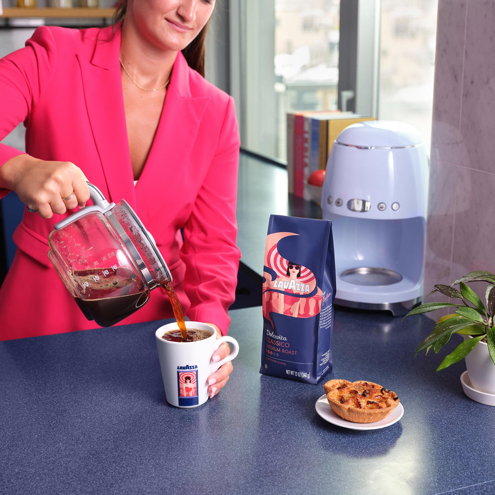 Lavazza Dolcevita primer plano de granos que componen la mezcla balanceada