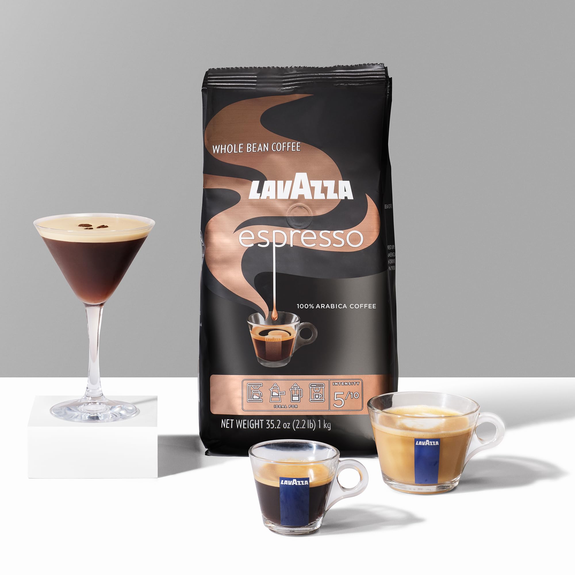 Lavazza taza de espresso servido, crema equilibrada y aroma intenso