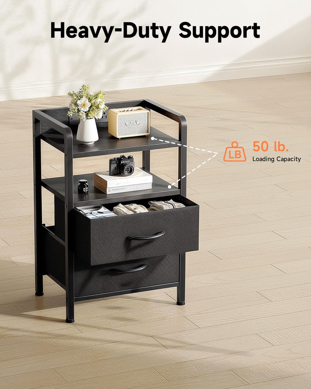 Lazzanto mesita en dormitorio moderno iluminada para inspiración de ambiente