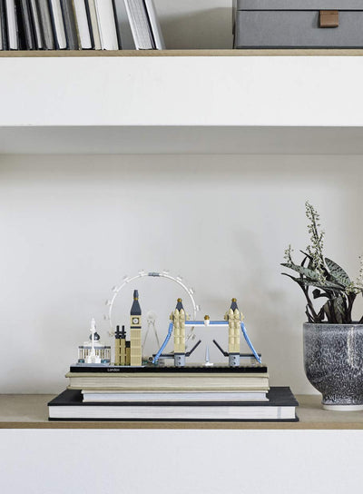 LEGO Architecture azulejos transparentes que simulan el río y dan profundidad