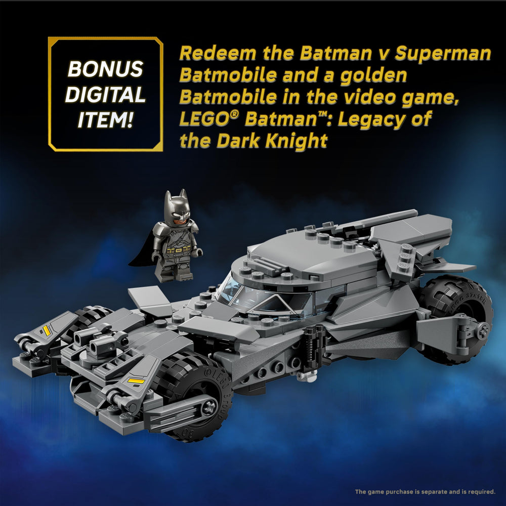 LEGO Batmobile colocado en estantería para exhibición y decoración