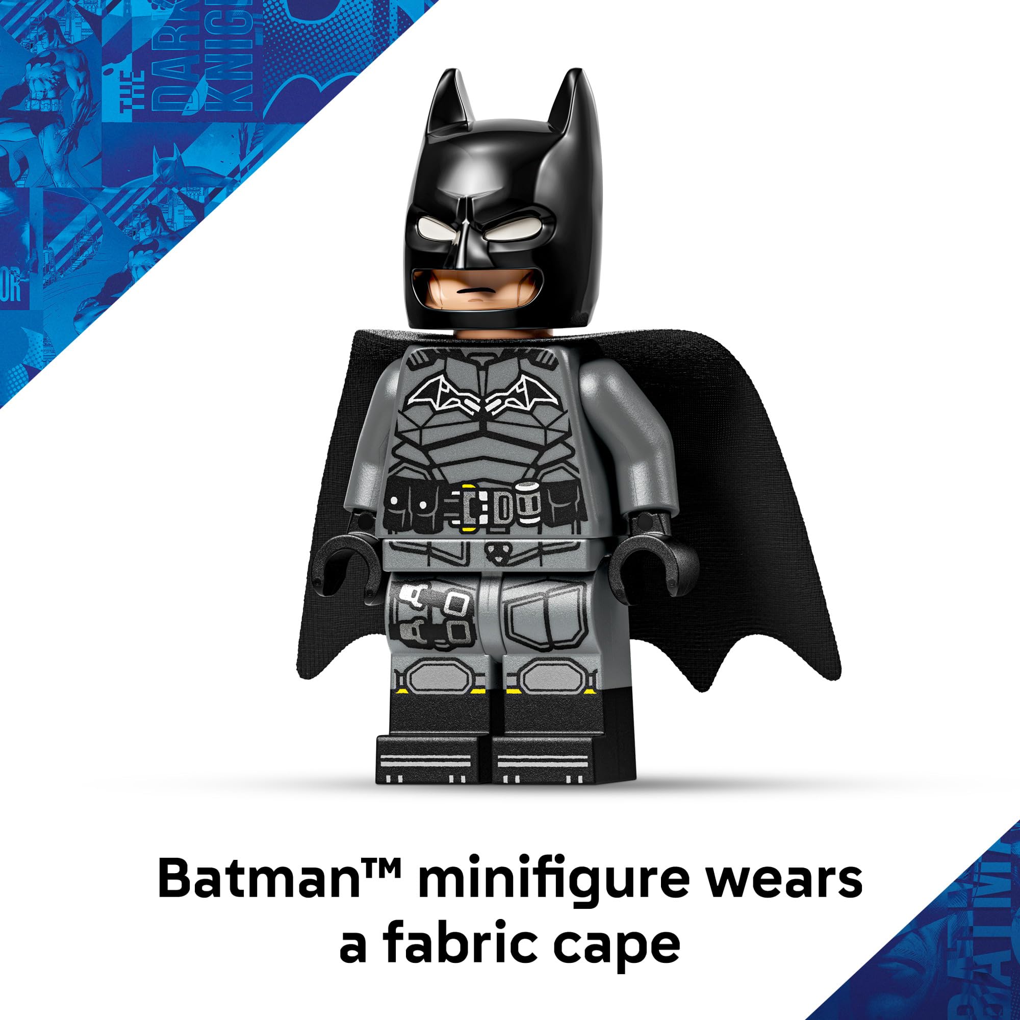 LEGO Batmobile vista lateral junto a regla para comparar tamaño y escala