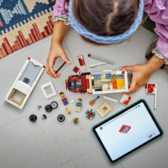 LEGO interior con cocina y literas para juego realista