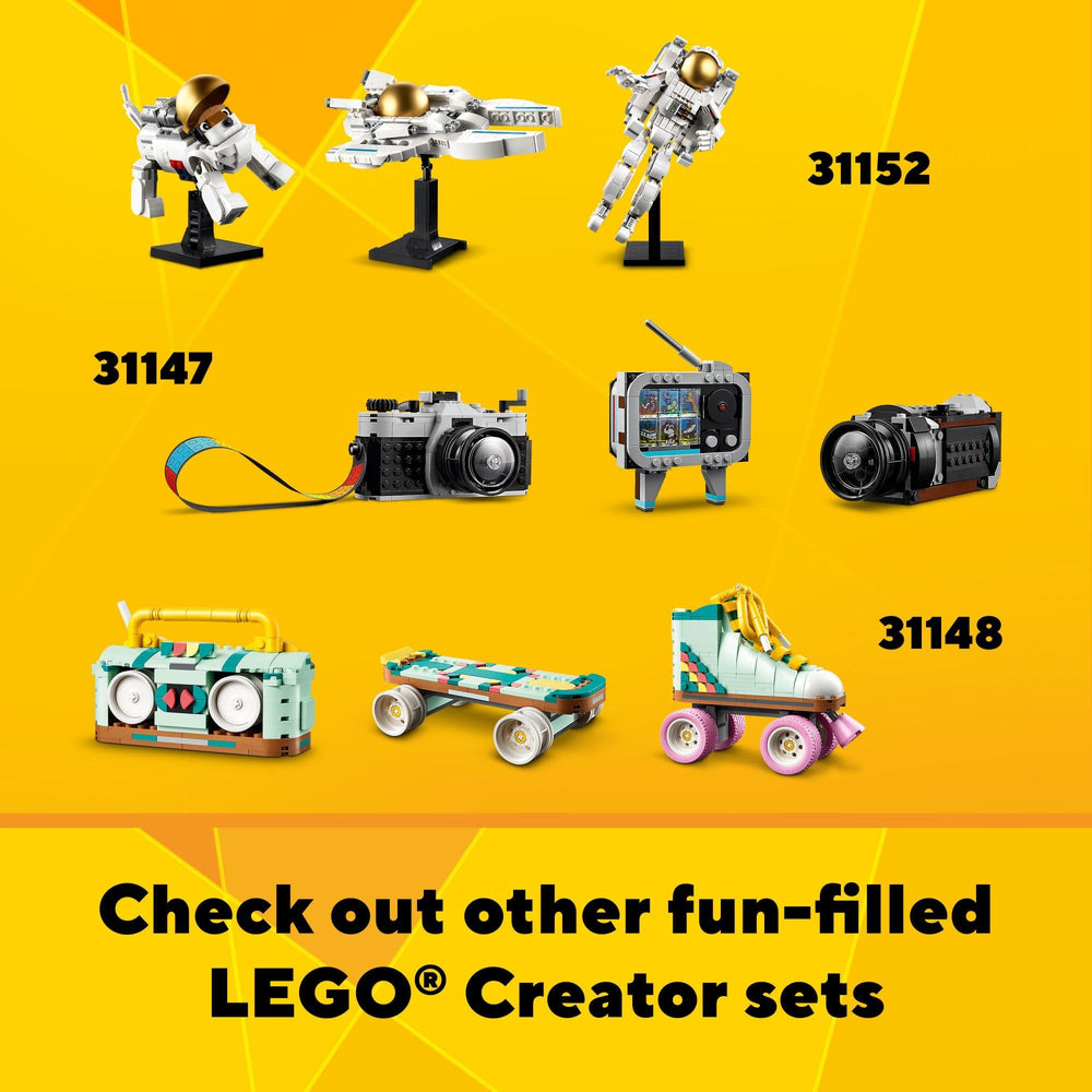 LEGO conjunto montado sobre estantería para decorar habitación