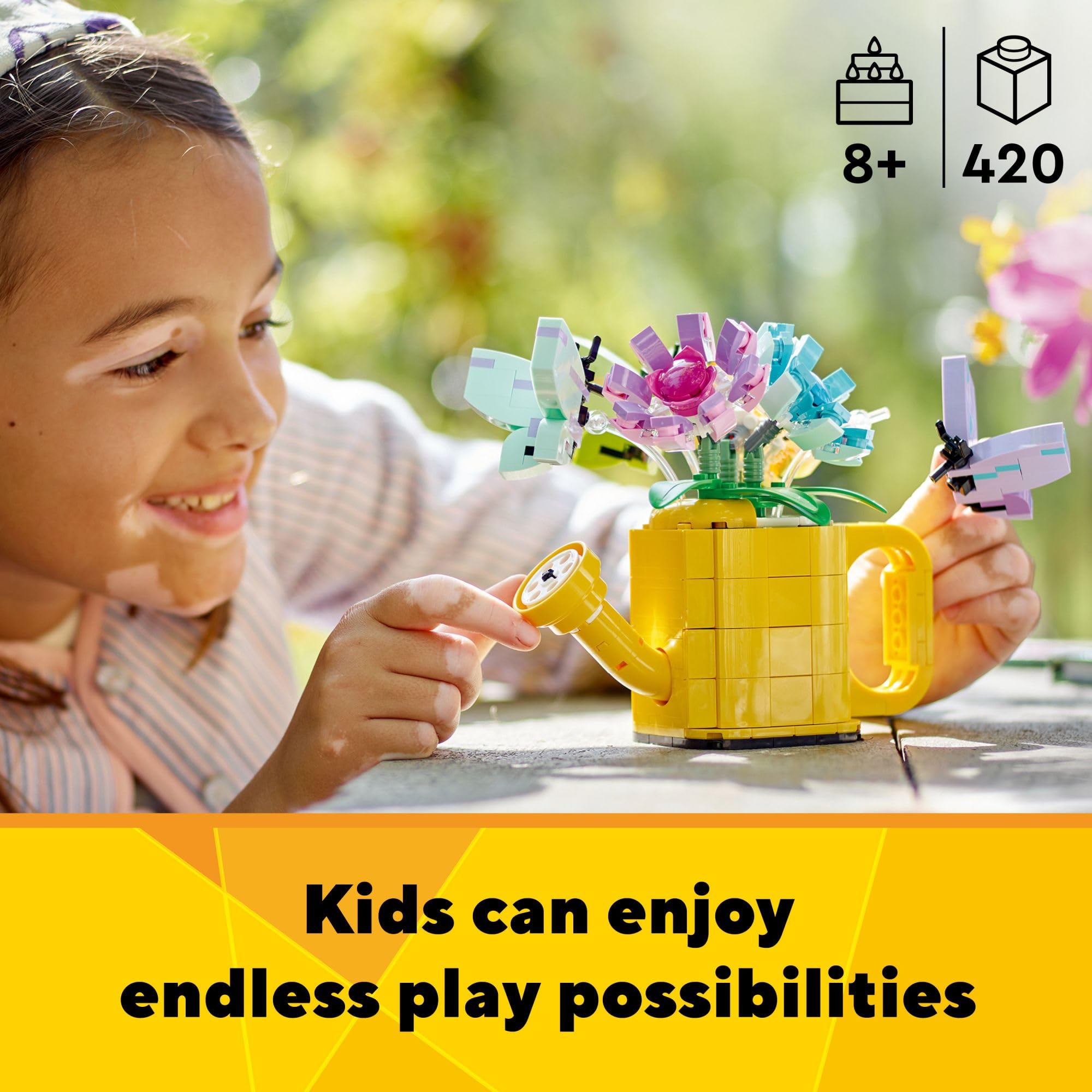 LEGO mariposas en palitos transparentes dando efecto de vuelo