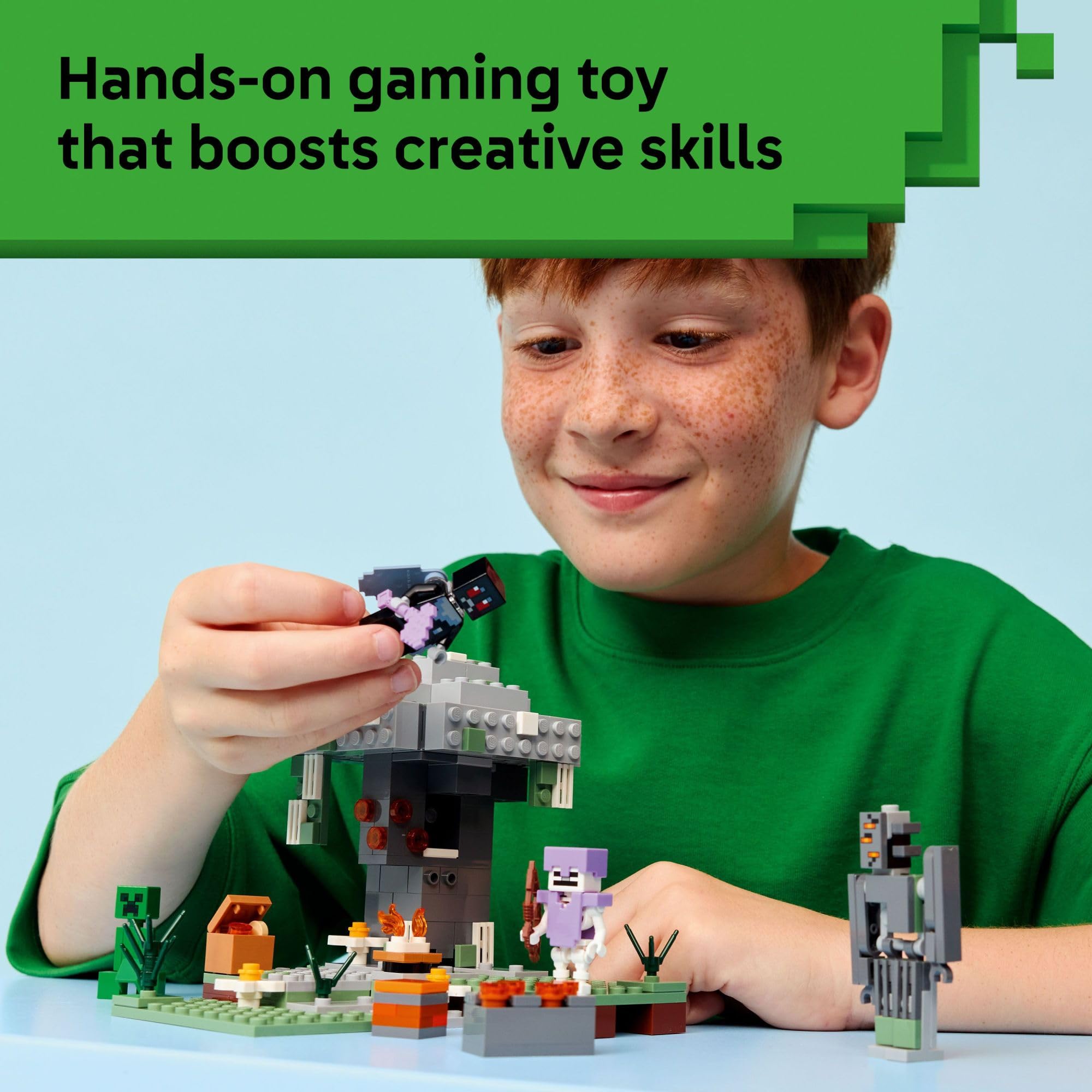 LEGO Minecraft creaking en acción expulsando el corazón para juego interactivo